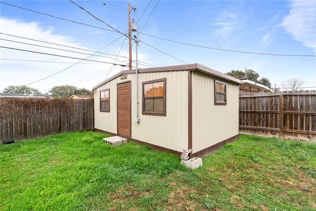 3906 Pyle Dr, Corpus Christi, TX 78415