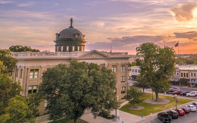 1209 Doelling DR, Georgetown, TX 76527