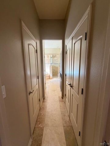 1800 Kingsborough Avenue, Mcallen, TX 78504