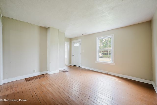 507 Warnock St, Louisville, KY 40217