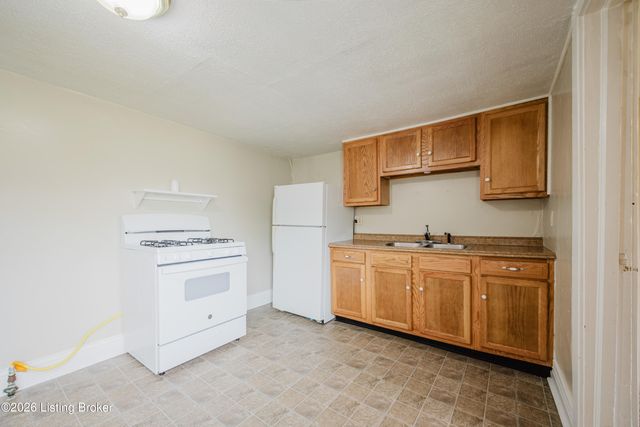 507 Warnock St, Louisville, KY 40217