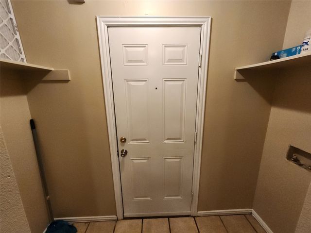 939 Baker Street, Fort Worth, TX 76104