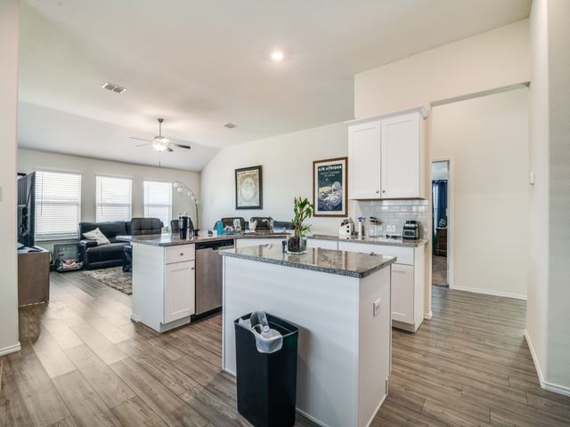 3125 Blacksmith Lane, Forney, TX 75126