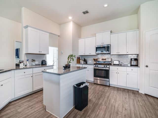 3125 Blacksmith Lane, Forney, TX 75126