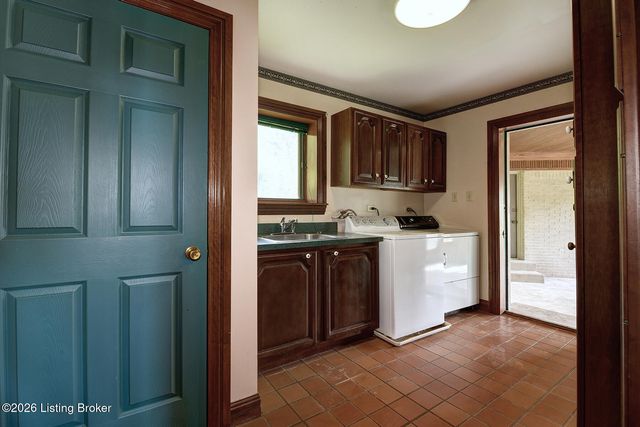 1007 Johnson Rd, Louisville, KY 40245