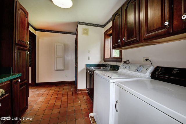 1007 Johnson Rd, Louisville, KY 40245