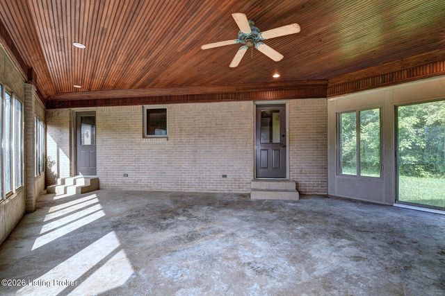 1007 Johnson Rd, Louisville, KY 40245