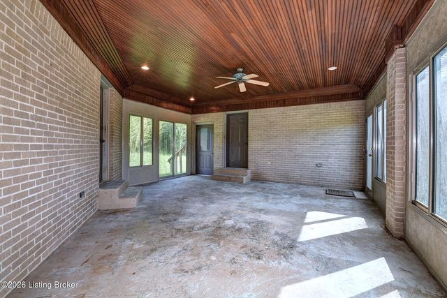 1007 Johnson Rd, Louisville, KY 40245