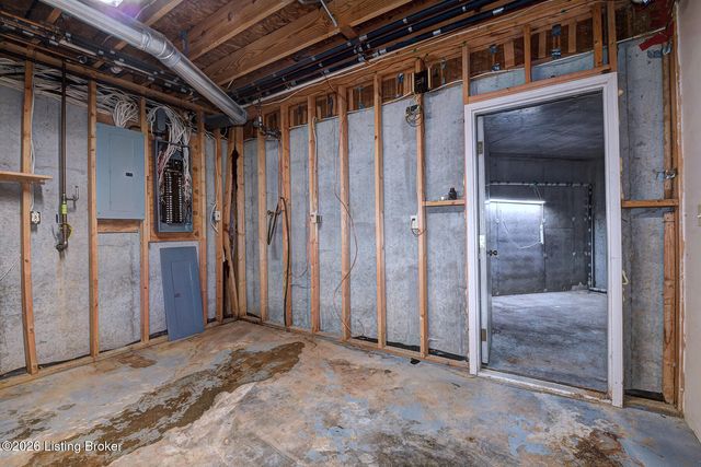 1007 Johnson Rd, Louisville, KY 40245