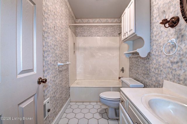 1007 Johnson Rd, Louisville, KY 40245