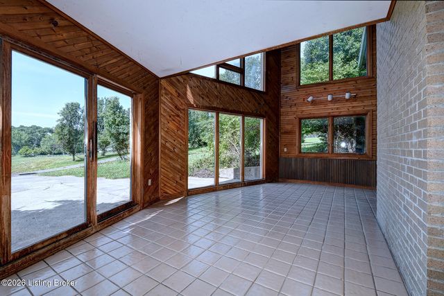 1007 Johnson Rd, Louisville, KY 40245