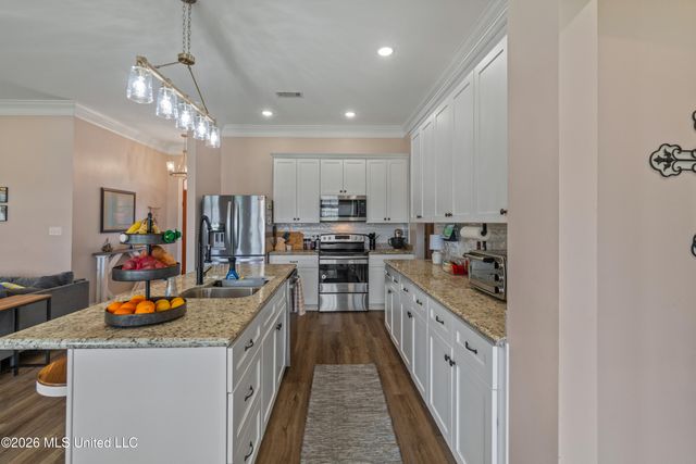 8 Canyon Oak, Hattiesburg, MS 39402