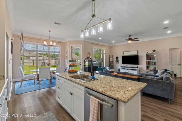 8 Canyon Oak, Hattiesburg, MS 39402