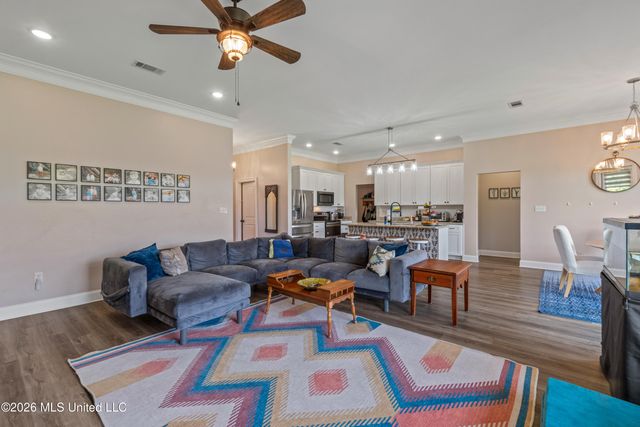 8 Canyon Oak, Hattiesburg, MS 39402