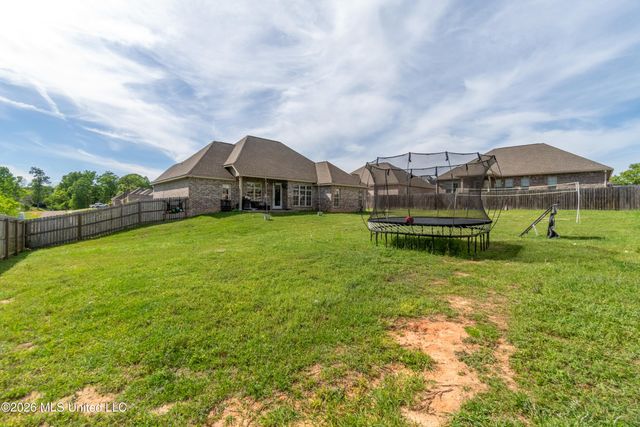 8 Canyon Oak, Hattiesburg, MS 39402