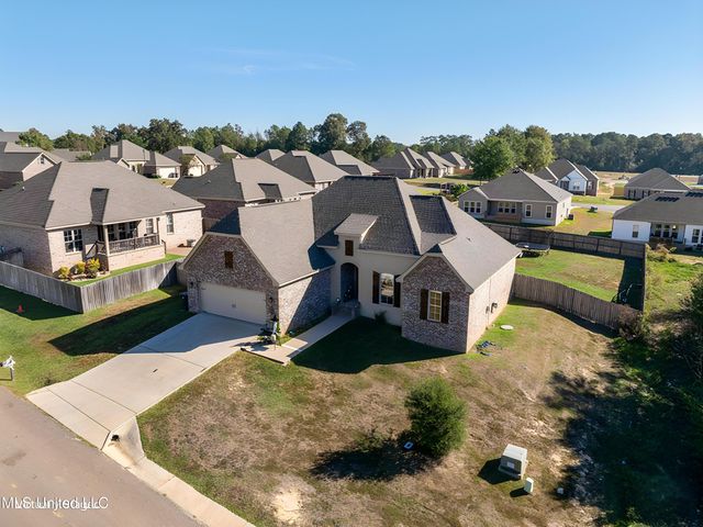 8 Canyon Oak, Hattiesburg, MS 39402
