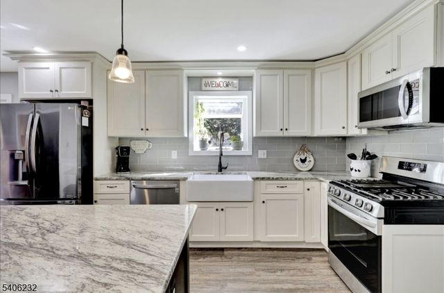 30 Anita Dr, Jackson Twp., NJ 08527