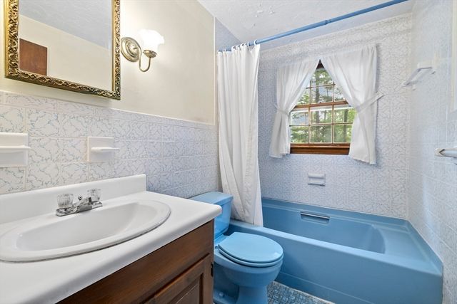 54 Lantern Lane, Plymouth, MA 02360