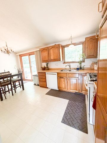 1516 Maywood Drive, South Saint Paul, MN 55075