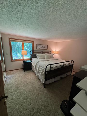 1516 Maywood Drive, South Saint Paul, MN 55075