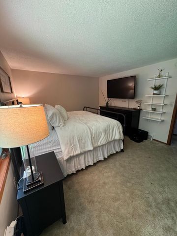 1516 Maywood Drive, South Saint Paul, MN 55075