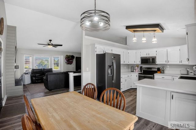 4465 E Cochise Drive, Ammon, ID 83406