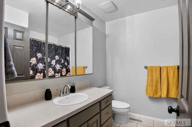 4465 E Cochise Drive, Ammon, ID 83406