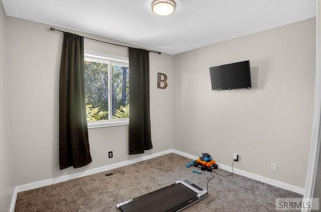 4465 E Cochise Drive, Ammon, ID 83406