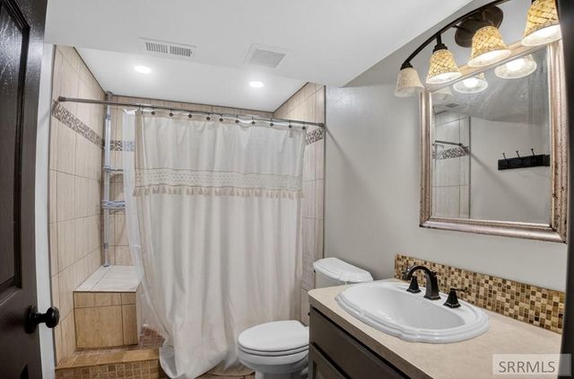 4465 E Cochise Drive, Ammon, ID 83406