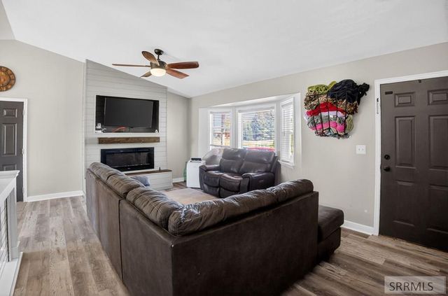 4465 E Cochise Drive, Ammon, ID 83406