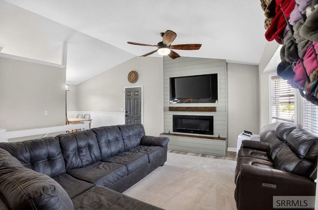 4465 E Cochise Drive, Ammon, ID 83406