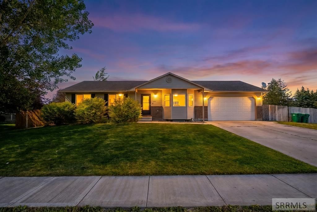 4465 E Cochise Drive, Ammon, ID 83406