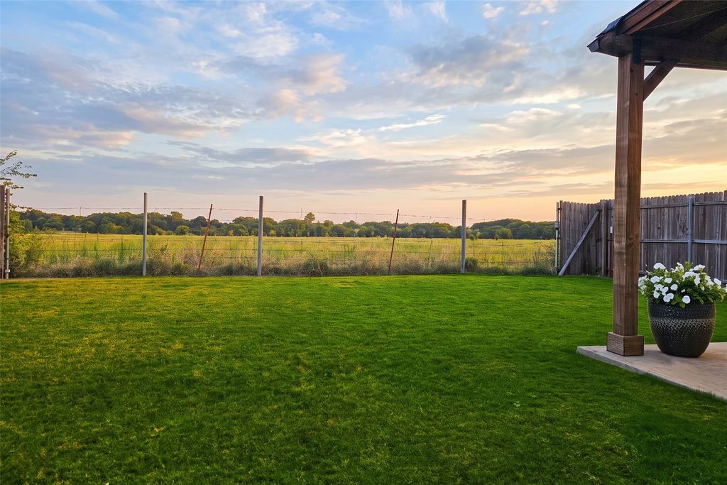 1060 Doe Meadow Drive, Fort Worth, TX 76028 — photo 2