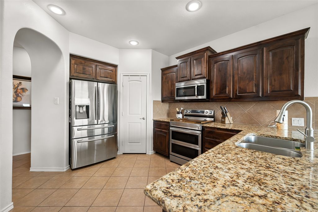 1060 Doe Meadow Drive, Fort Worth, TX 76028 — photo 4