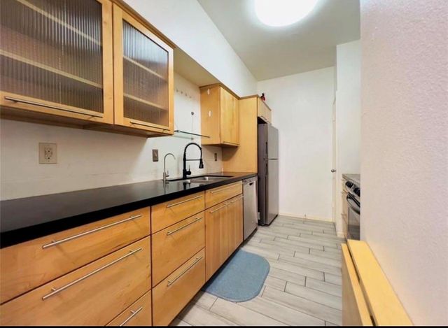 3800 Tanglwilde Street W 806, Houston, TX 77063