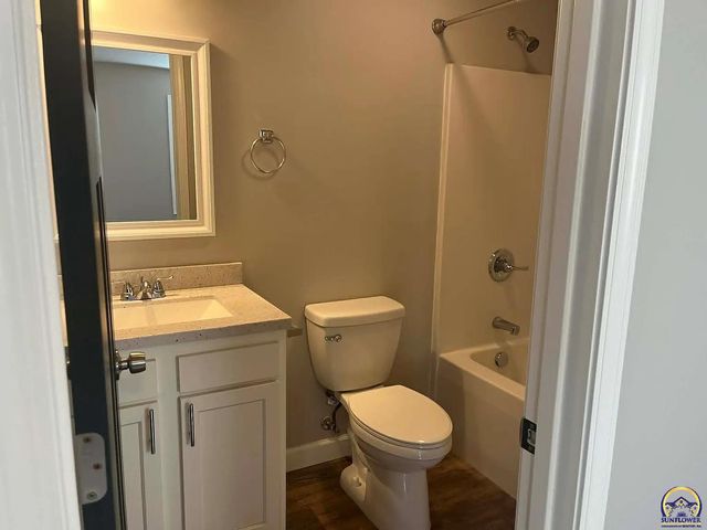 2902 N Kansas AVE, Topeka, KS 66617