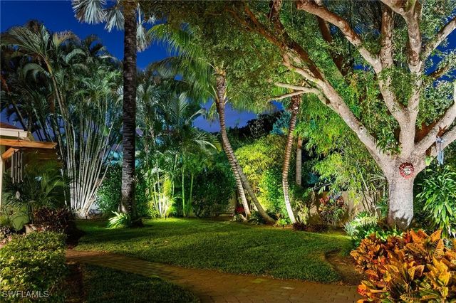 10249 Boca CIR, Naples, FL 34109