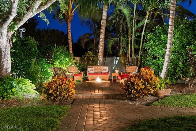 10249 Boca CIR, Naples, FL 34109