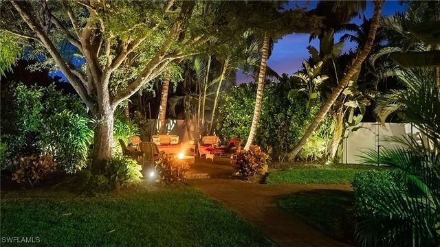 10249 Boca CIR, Naples, FL 34109