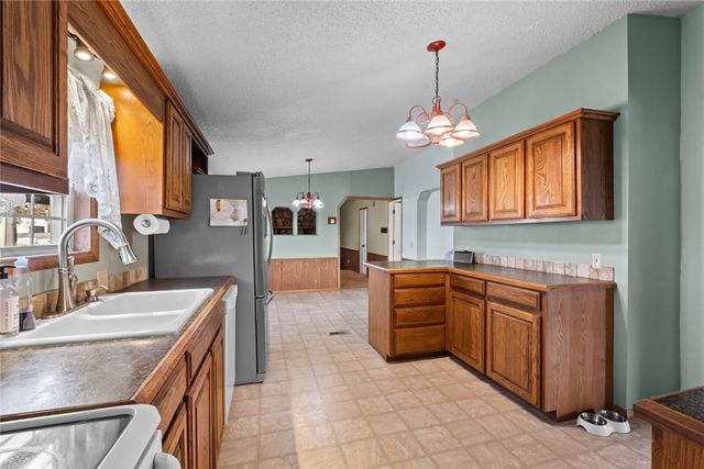 1991 Colcord Avenue, Colcord, OK 74338