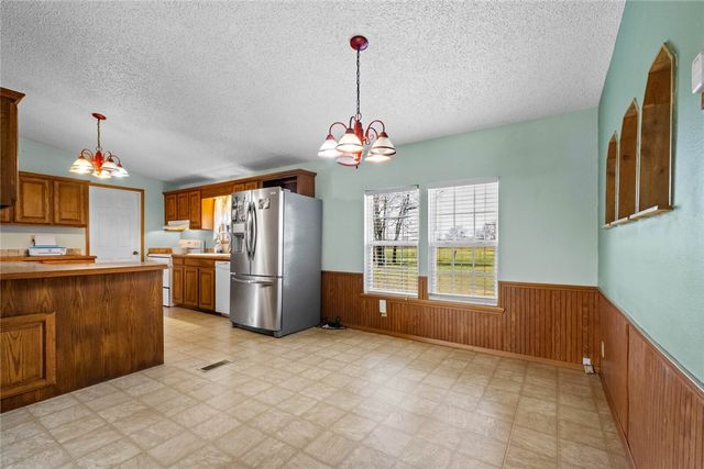 1991 Colcord Avenue, Colcord, OK 74338