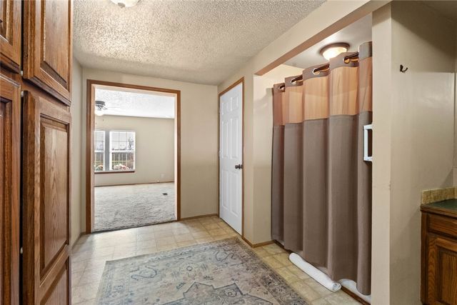 1991 Colcord Avenue, Colcord, OK 74338