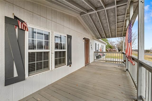 1991 Colcord Avenue, Colcord, OK 74338