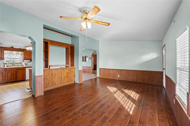 1991 Colcord Avenue, Colcord, OK 74338