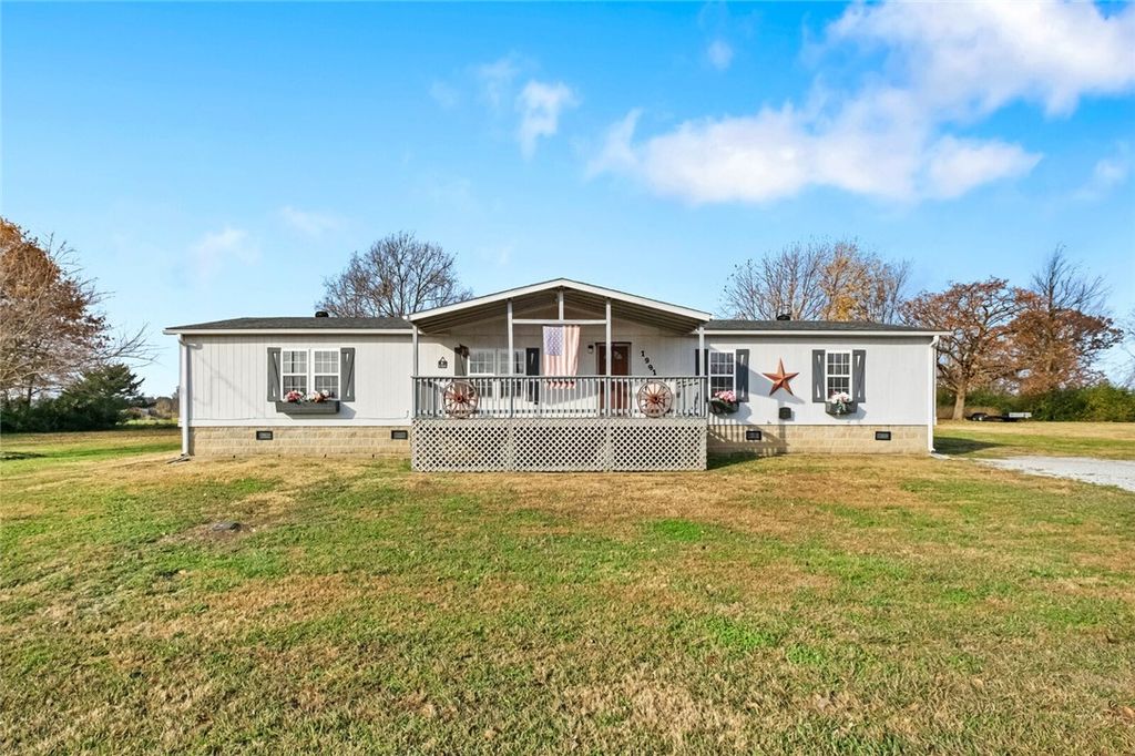 1991 Colcord Avenue, Colcord, OK 74338