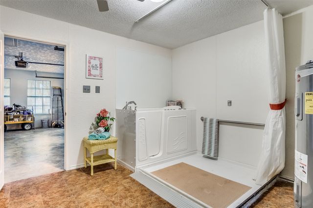 221 Valley Ranch Road, Weatherford, TX 76087