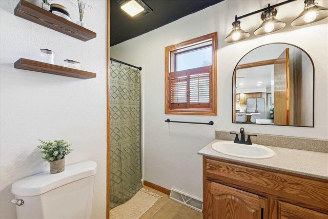 129 N PARKVIEW AVENUE, Marion, WI 54950