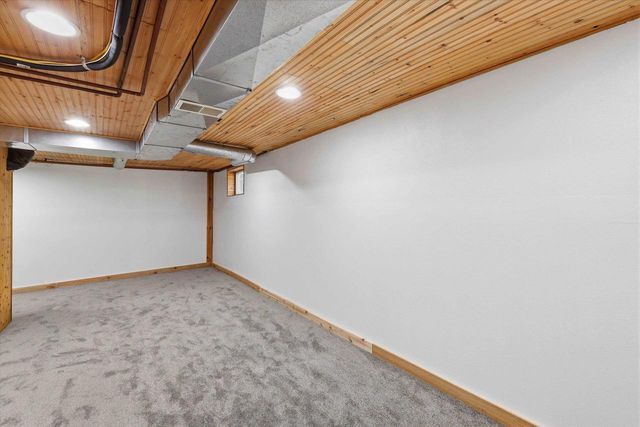 129 N PARKVIEW AVENUE, Marion, WI 54950