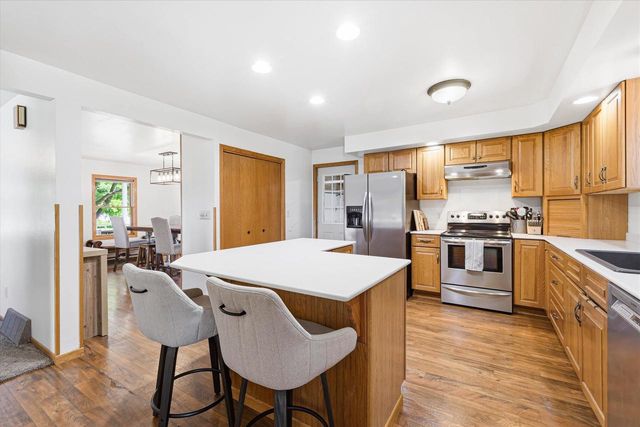129 N PARKVIEW AVENUE, Marion, WI 54950