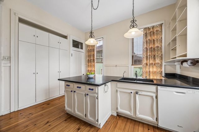 1818 Broadway Street, Galveston, TX 77550